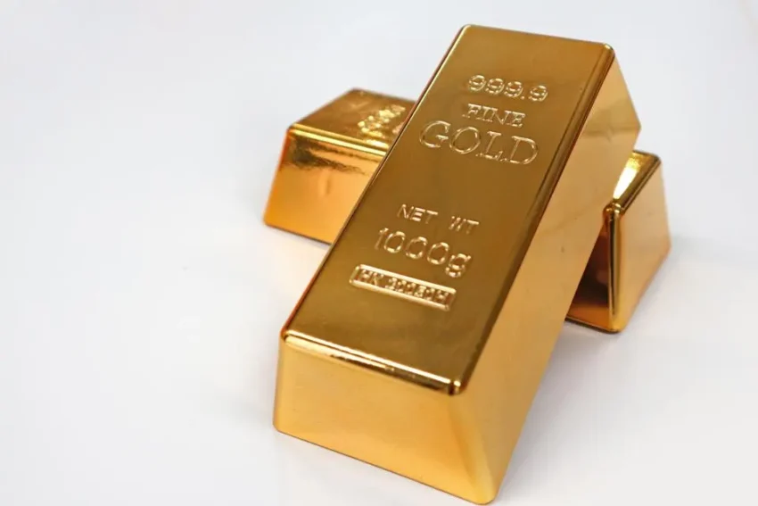 Gold buying remains unabated; fresh record high and counting amid dovish Fed, geopolitical risks