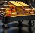 Gold Nears $3,700 as Weak US Dollar and Fed Rate Cut Expectations Fuel Rally