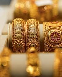 Gold Extends Record Rally on Fed Easing Hopes and Safe-Haven Demand